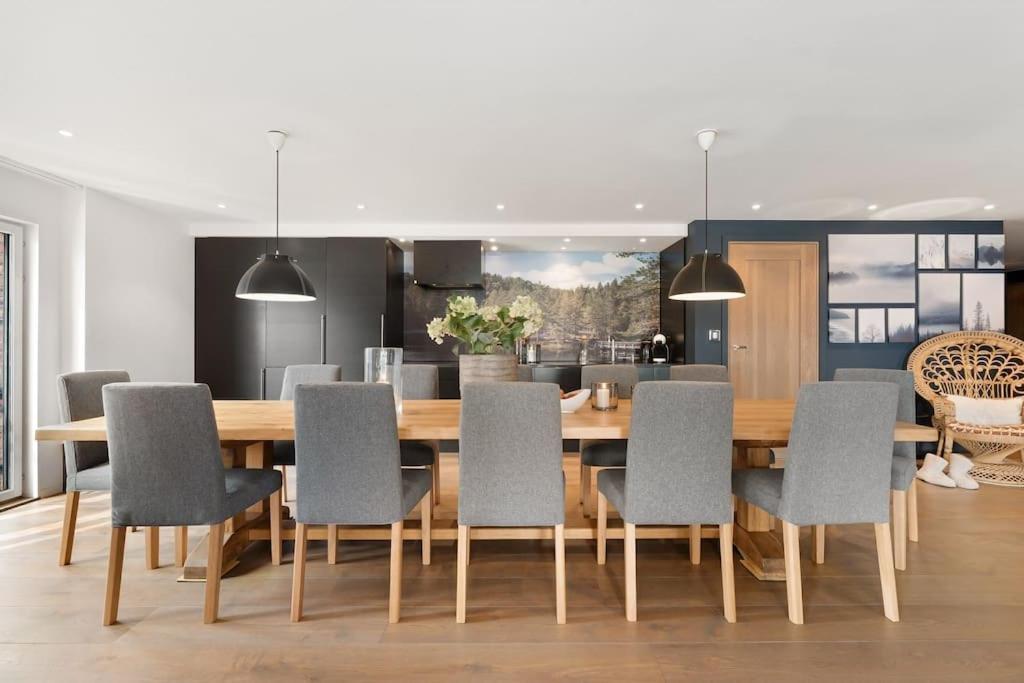 Large 41 Millions Kr - Seaview In Center Oslo