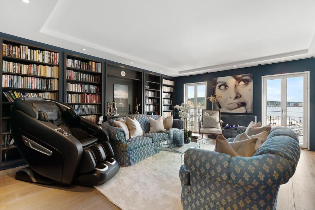 Large 41 Millions Kr - Seaview In Center Oslo