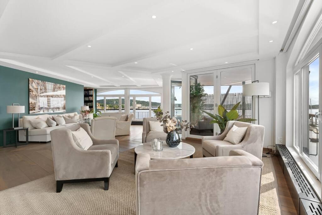 Large 41 Millions Kr - Seaview In Center * Oslo