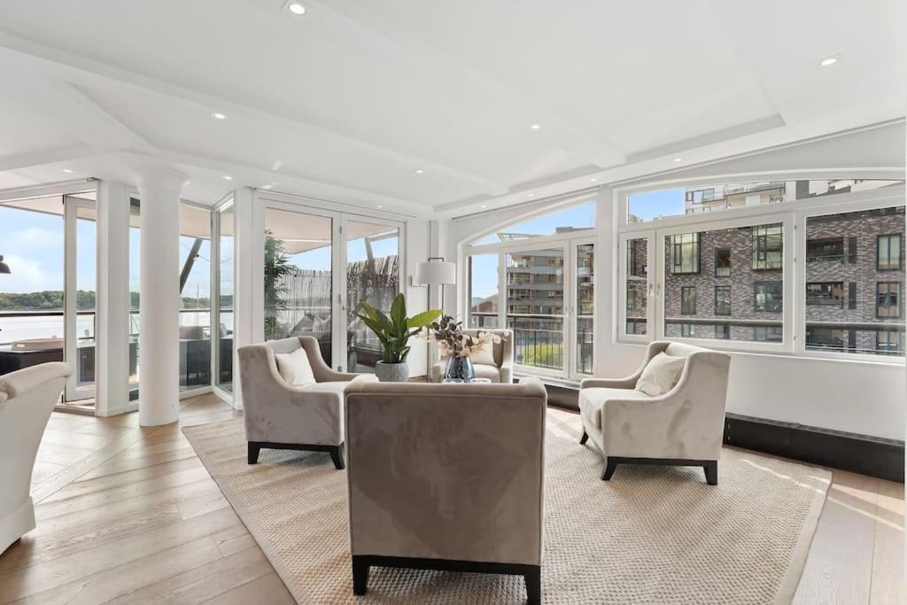 Large 41 Millions Kr - Seaview In Center * Oslo