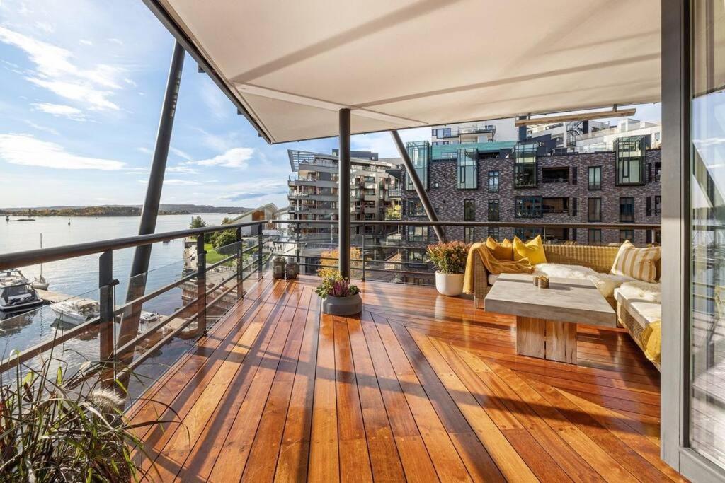 Large 41 Millions Kr - Seaview In Center