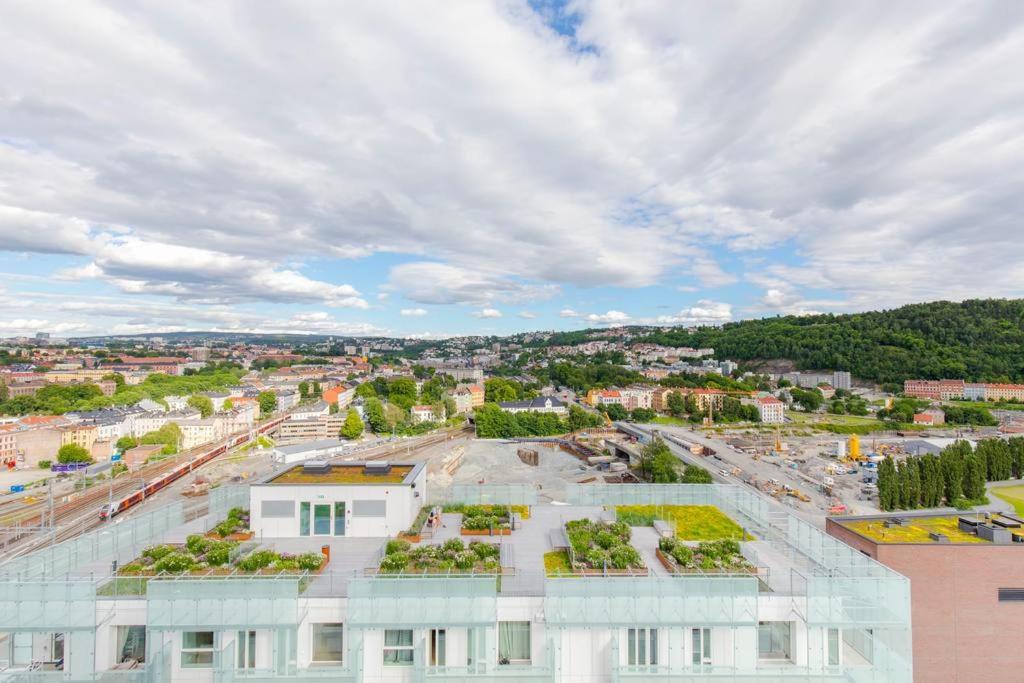 Super Designer Penthouse At 19th Floor With Amazing View!