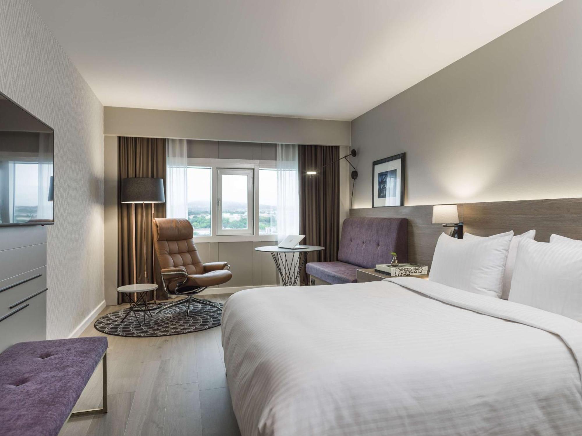 Hotel Radisson Blu Plaza Hotel, 4*