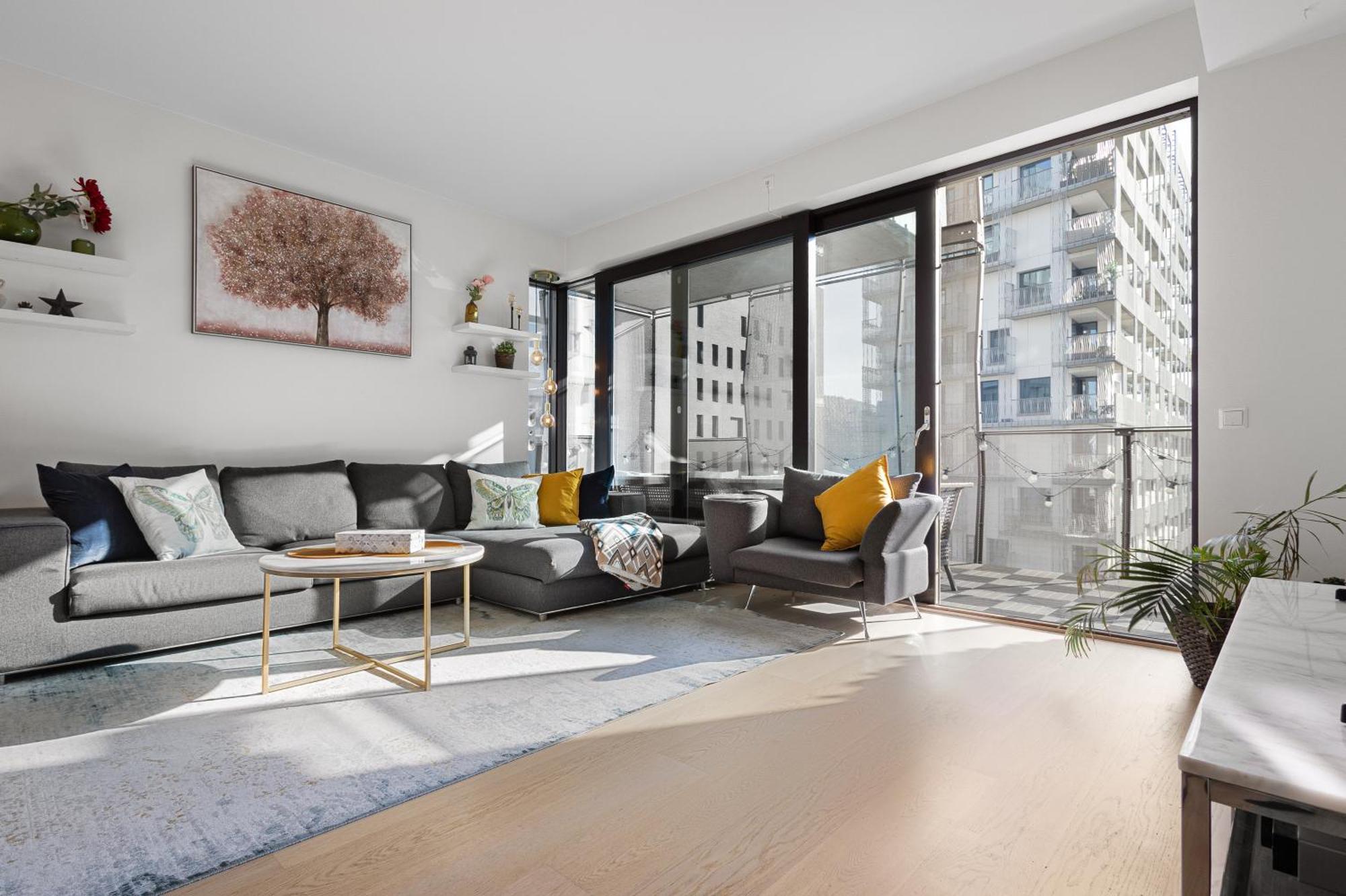 Spacious Modern 2br At Barcode *