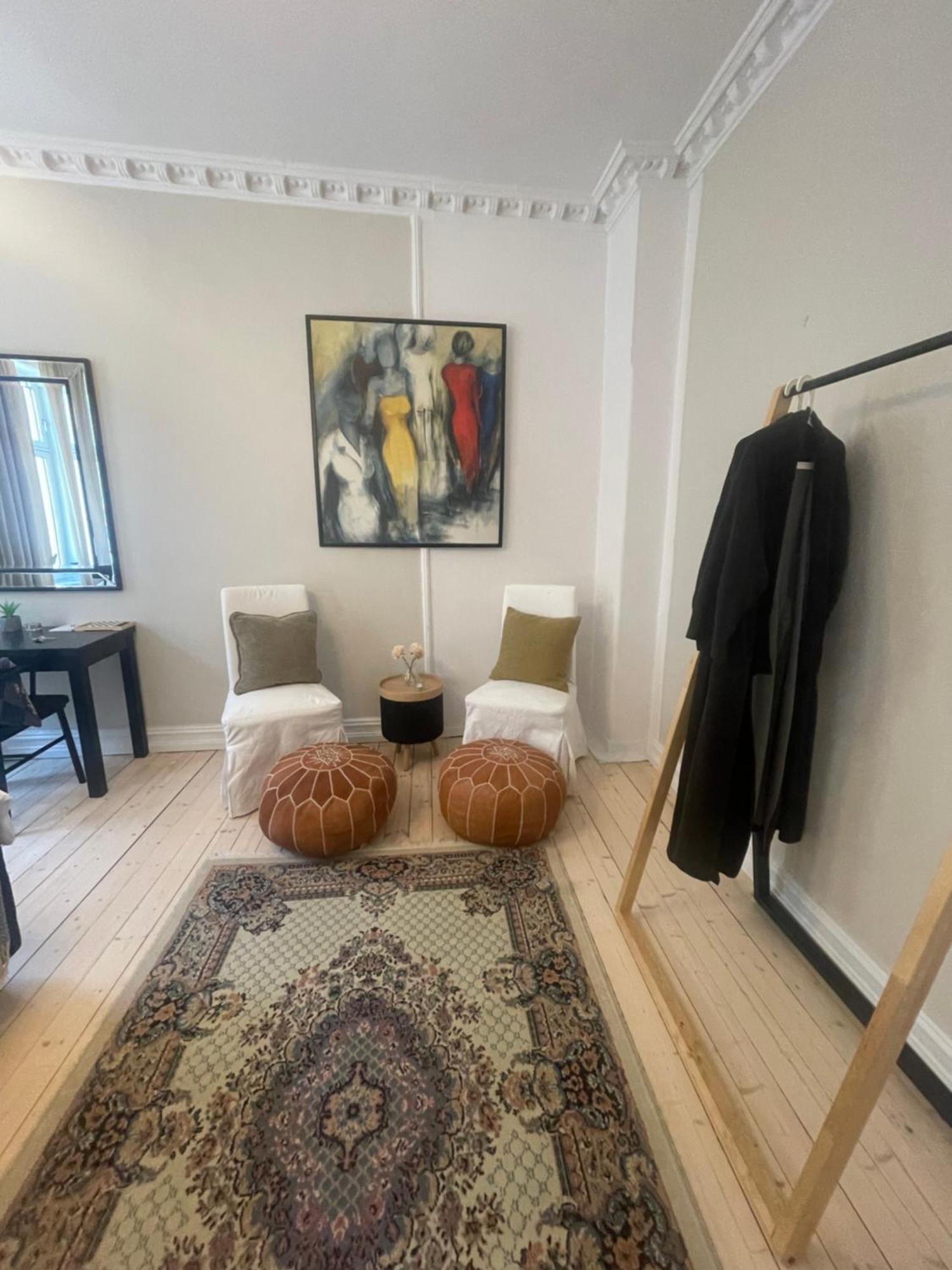 Lovely With Two Large Bedrooms Nearby Opera, Vis A Vis Botanical Garden Appartement *