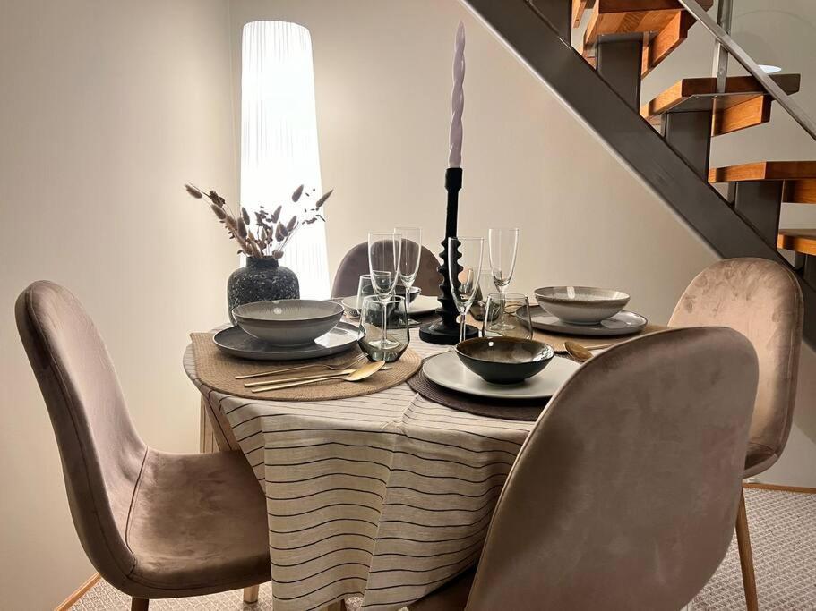 Koselig I Sentrum Av Med Byutsikt! Apartment