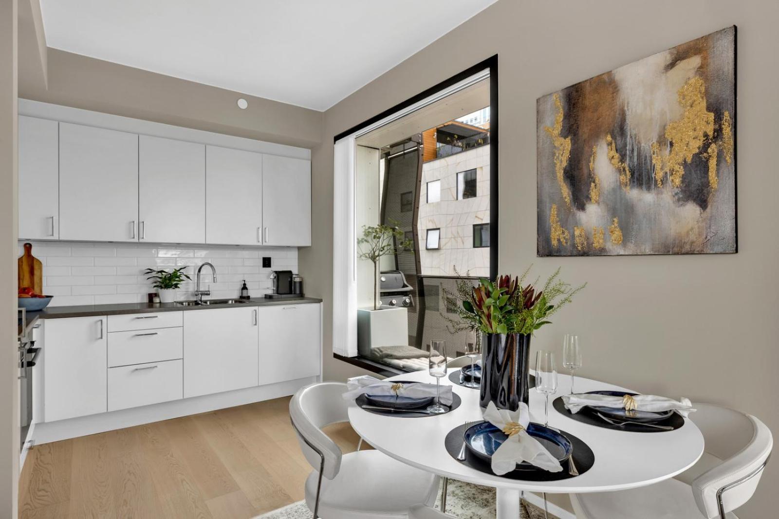 Eksklusiv Modern Barcode Apartment