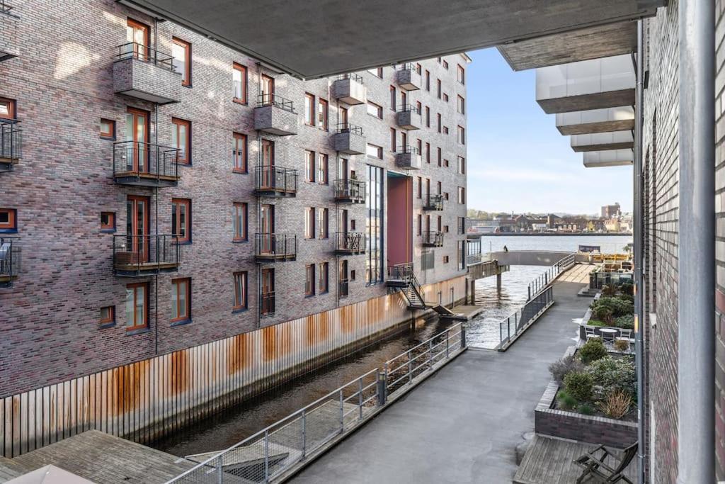 Leilighet Luxury 2-bedroom With Seaview In Center