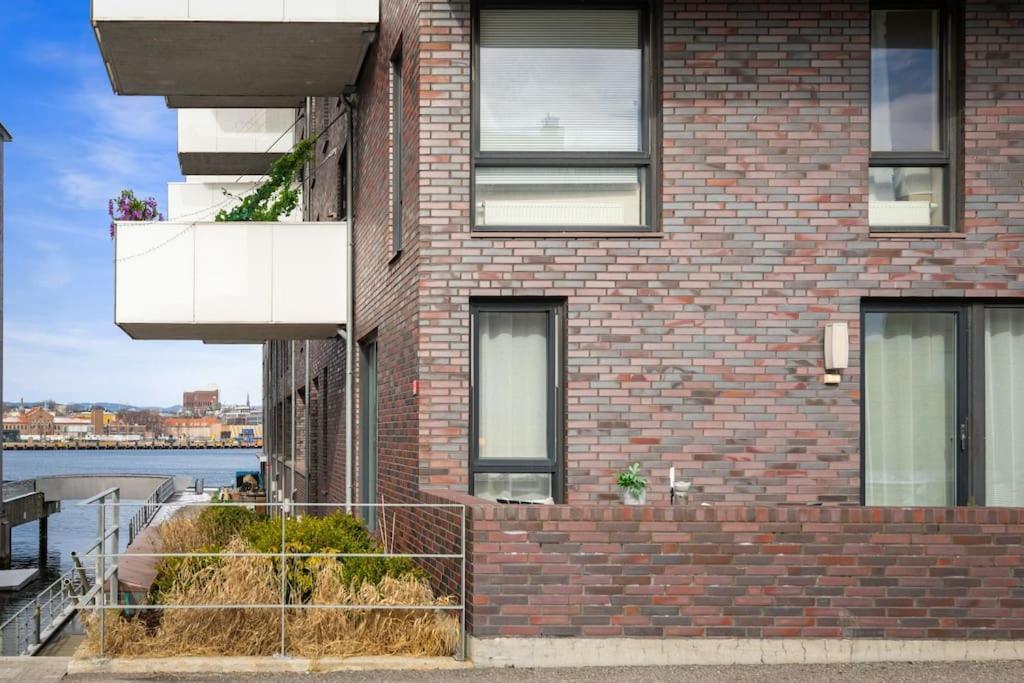 Luxury 2-bedroom With Seaview In Center