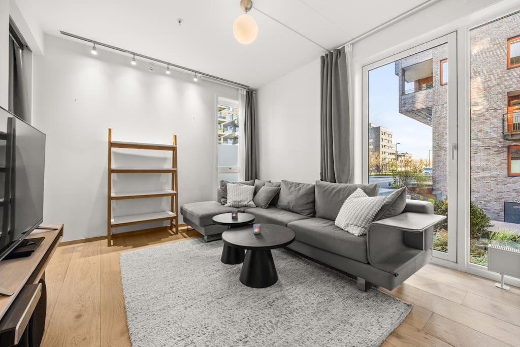 Luxury 2-bedroom With Seaview In Center Leilighet