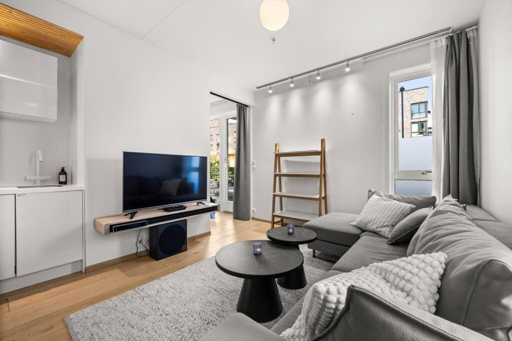 Luxury 2-bedroom With Seaview In Center Leilighet *