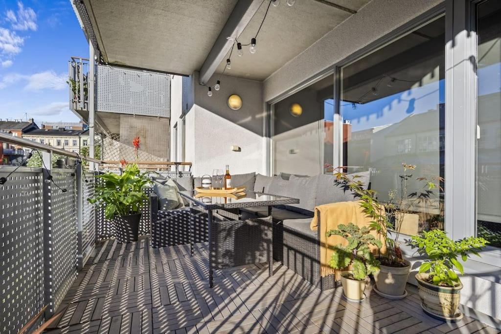 Central - Two Bedroom With Stylish Interior - Free Parking - Oslo