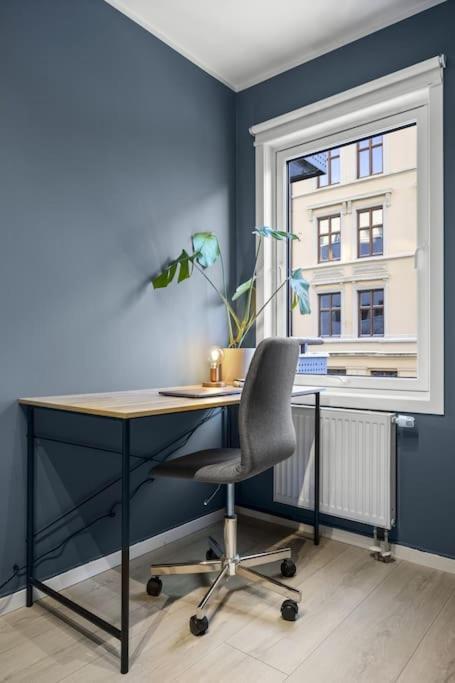 Central - Two Bedroom With Stylish Interior - Free Parking - * Oslo