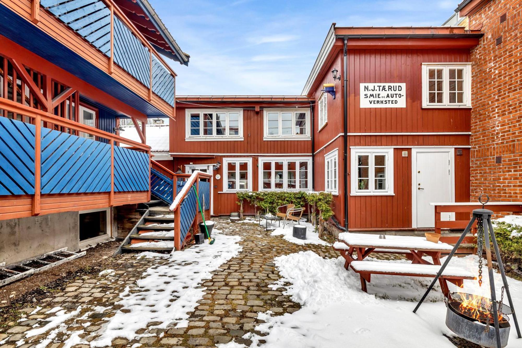 Modern - Charming Location - Old Town Apartment