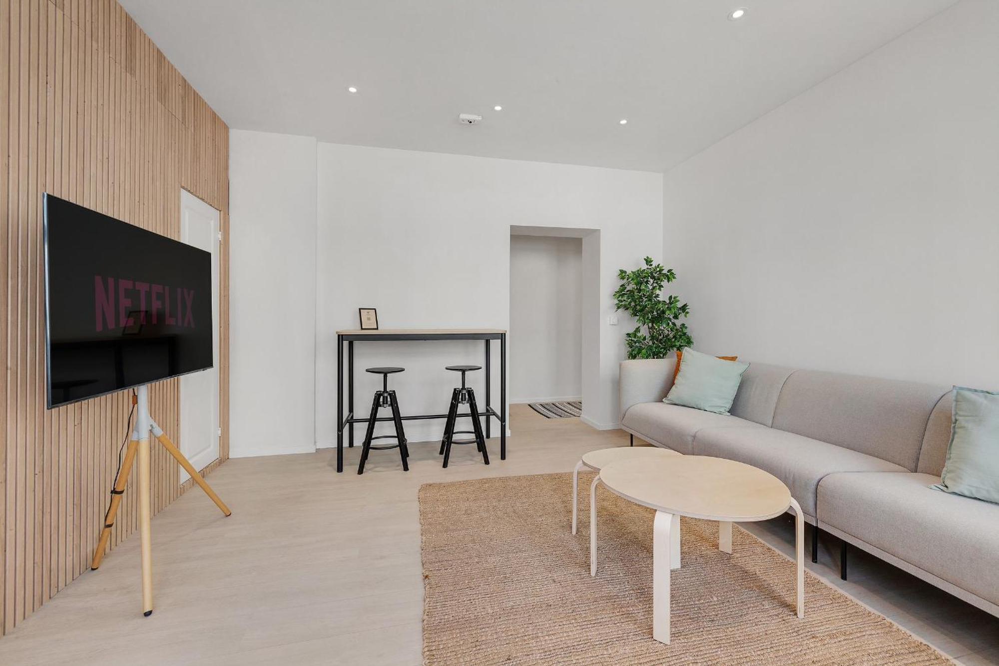 Apartment Fantastic In *