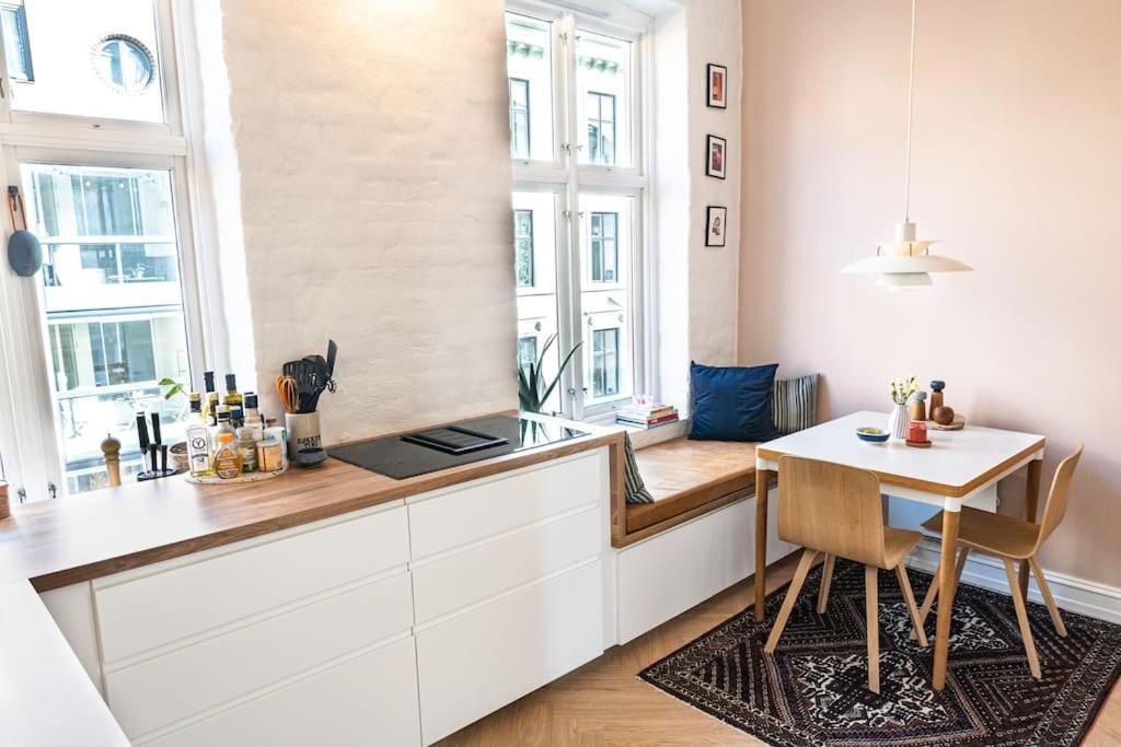 Attraktiv Og Klassisk Midt I Oslo, 80m2