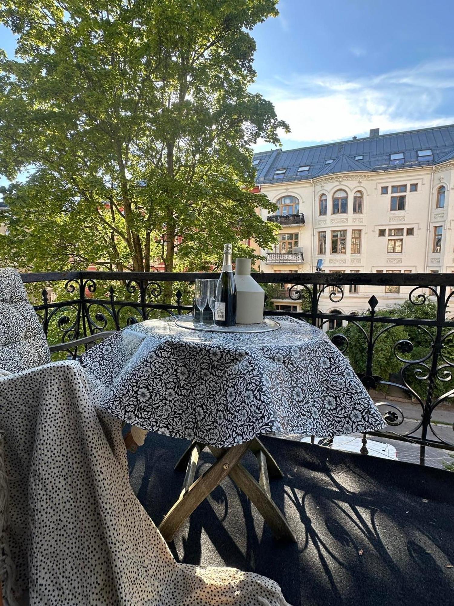 Klassisk Leilighet Med 4 Soverom I Oscarsgate Apartment