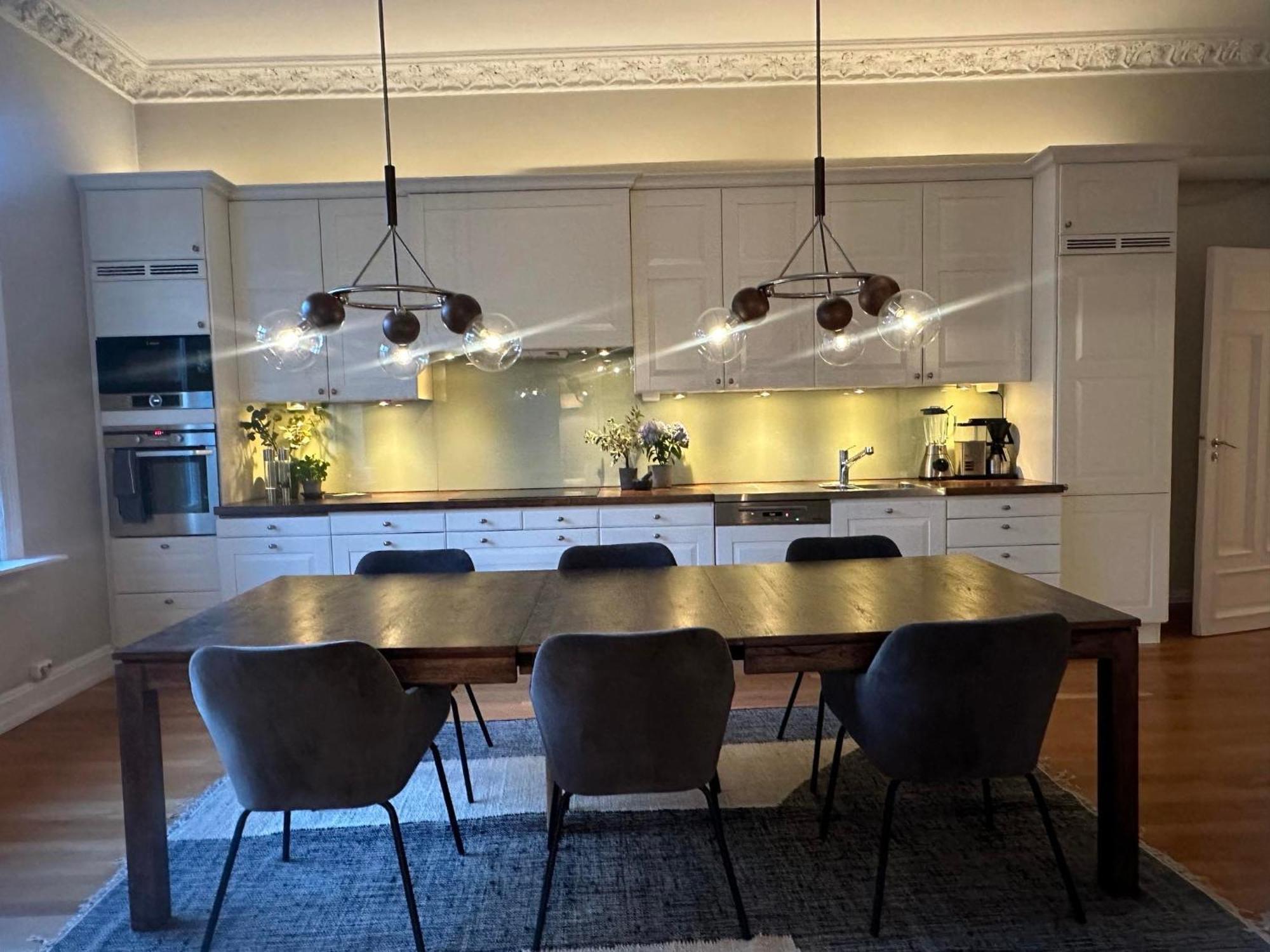 Apartment Klassisk Leilighet Med 4 Soverom I Oscarsgate