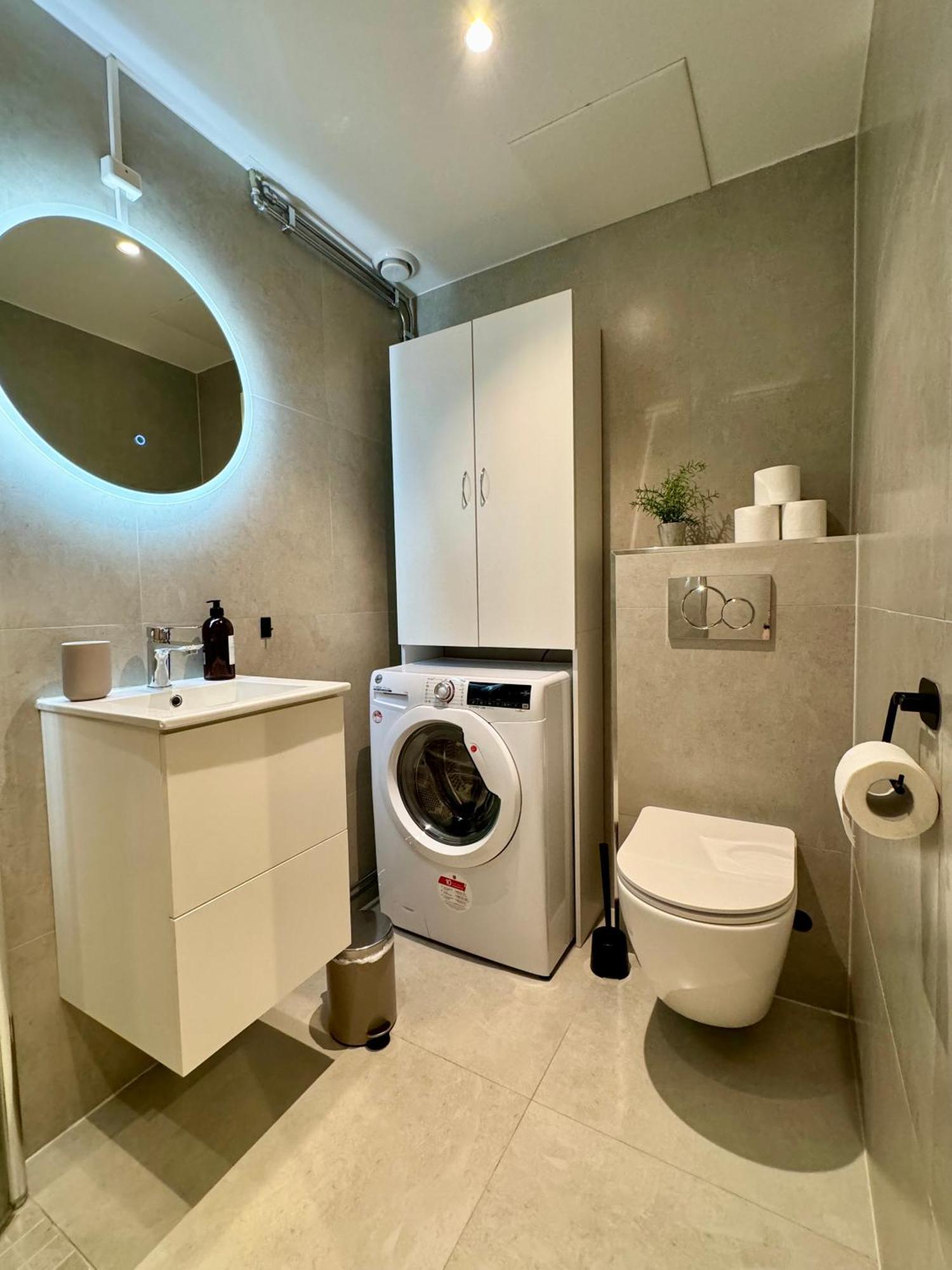 Pangsapuri Ultracentral Duplex With Private Rooftop Terrace