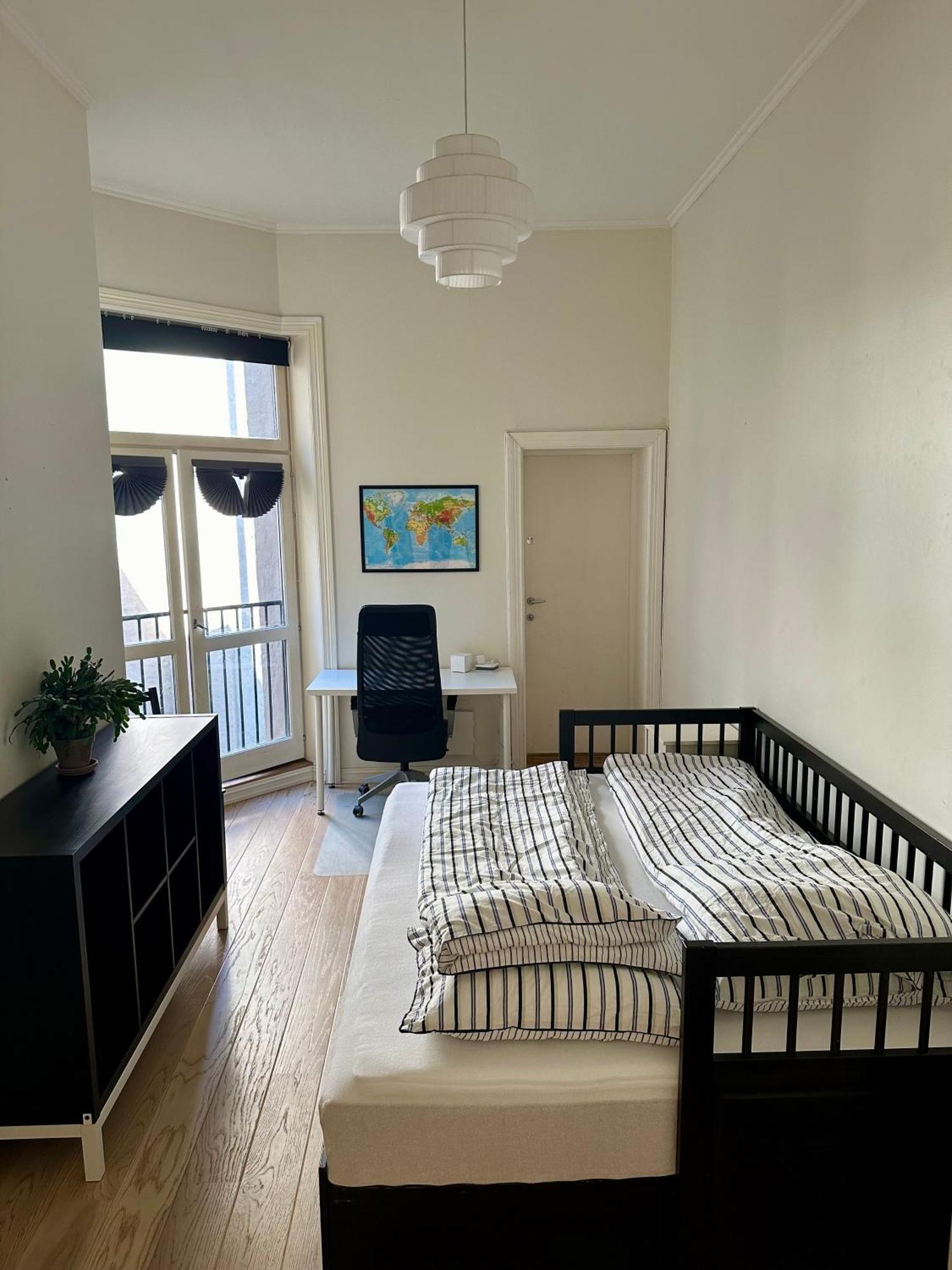 Lejlighed Classical 3 Bedroom, 2 Bath, Minutes From Royal Palace, Main Shopping Street, Restaurants & Downtown Oslo