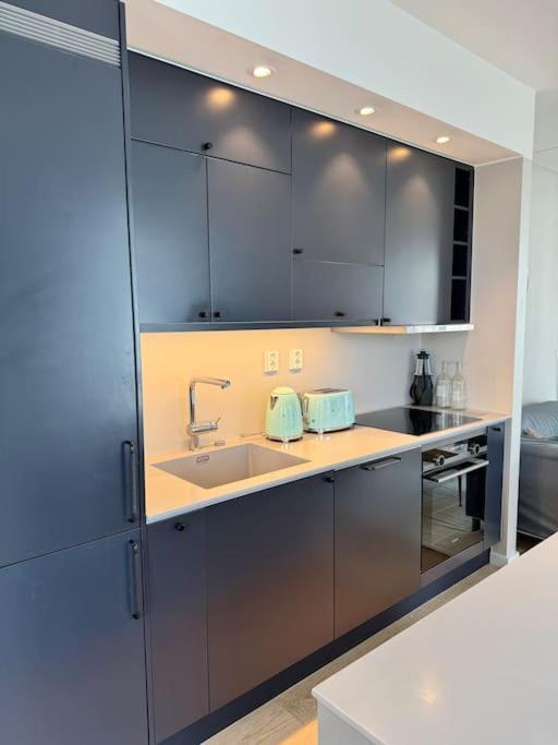Luxurious Barcode Apartment *