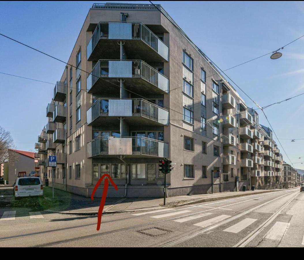 Luxurious Modern In - Eur 4k Expensive Bed And 82