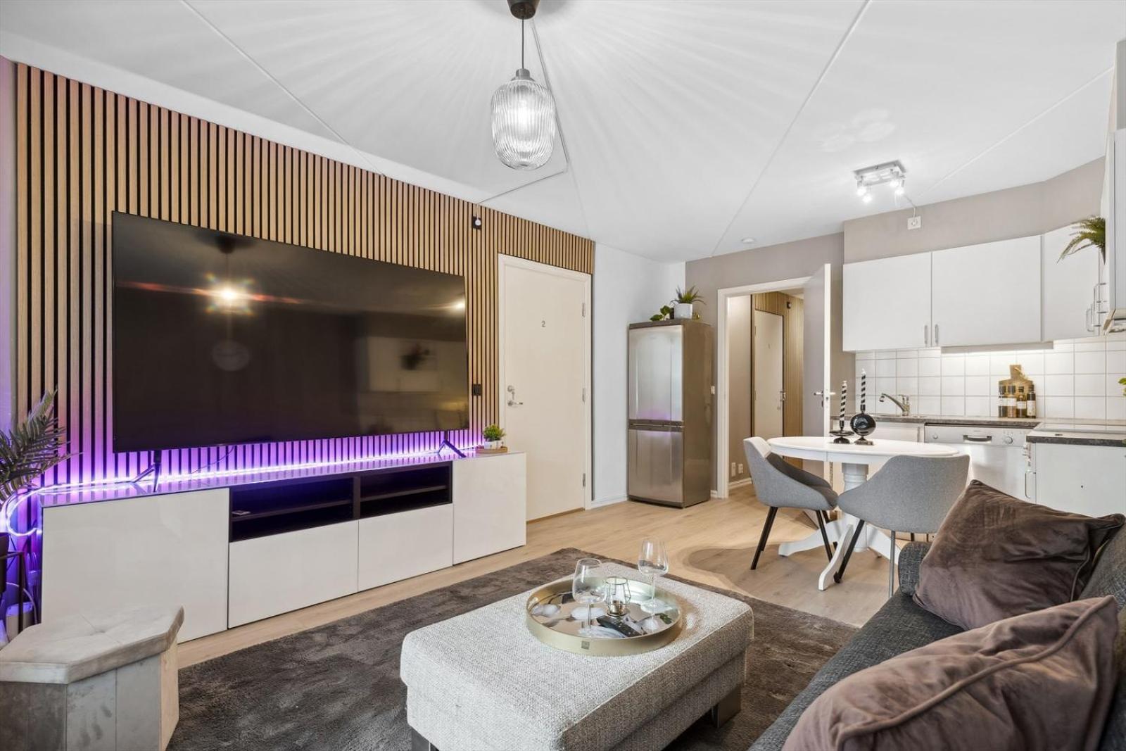 Luxurious Modern In - Eur 4k Expensive Bed And 82