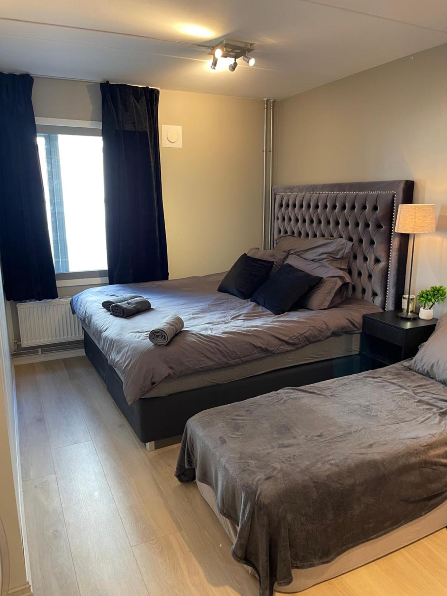 Rum i privatbostad Luxurious Modern In - Eur 4k Expensive Bed And 82