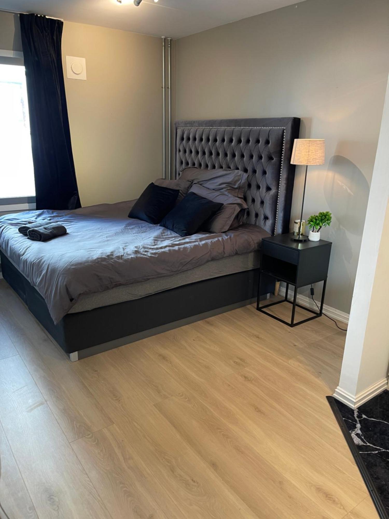 Luxurious Modern In - Eur 4k Expensive Bed And 82
