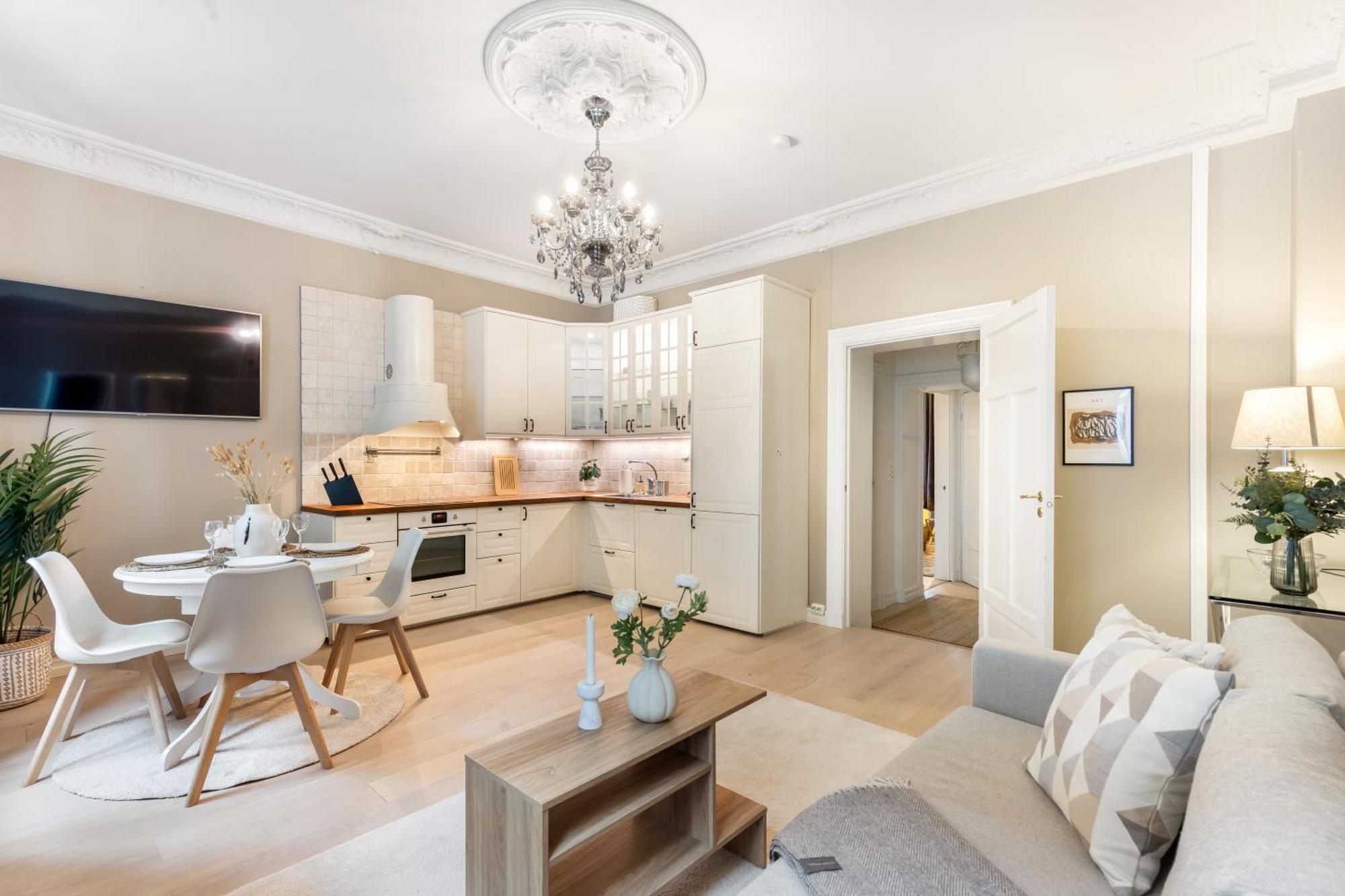 Apartment Exclusive And Spacious In Center *