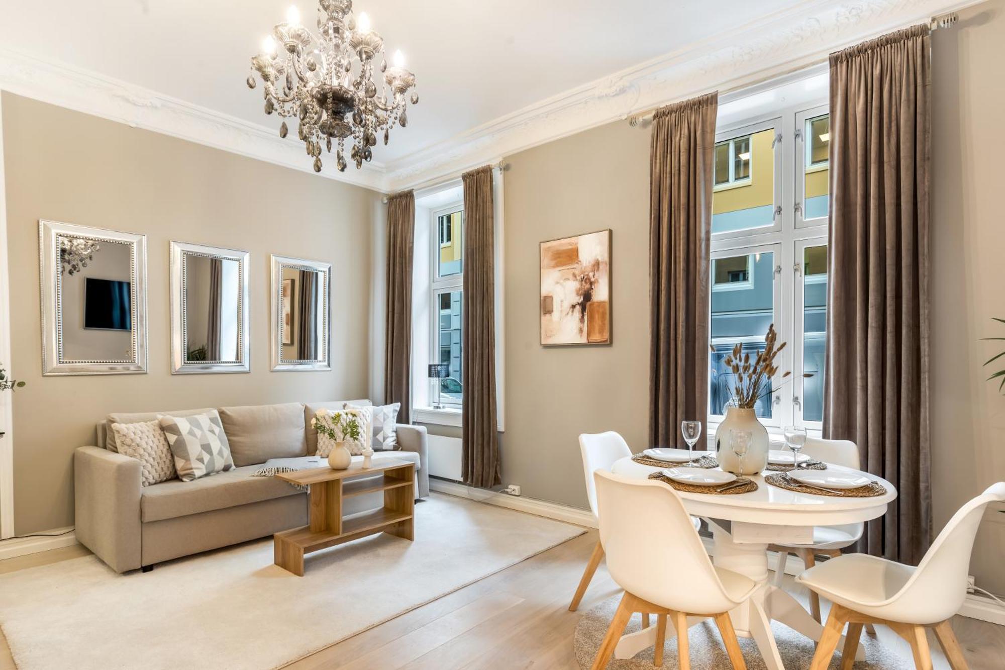 Apartment Exclusive And Spacious In Center *