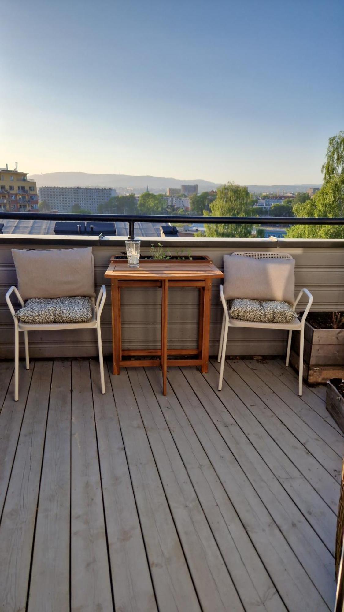 Appartement Balkong Med Utsikt Og Gratis Parkering I Garasje