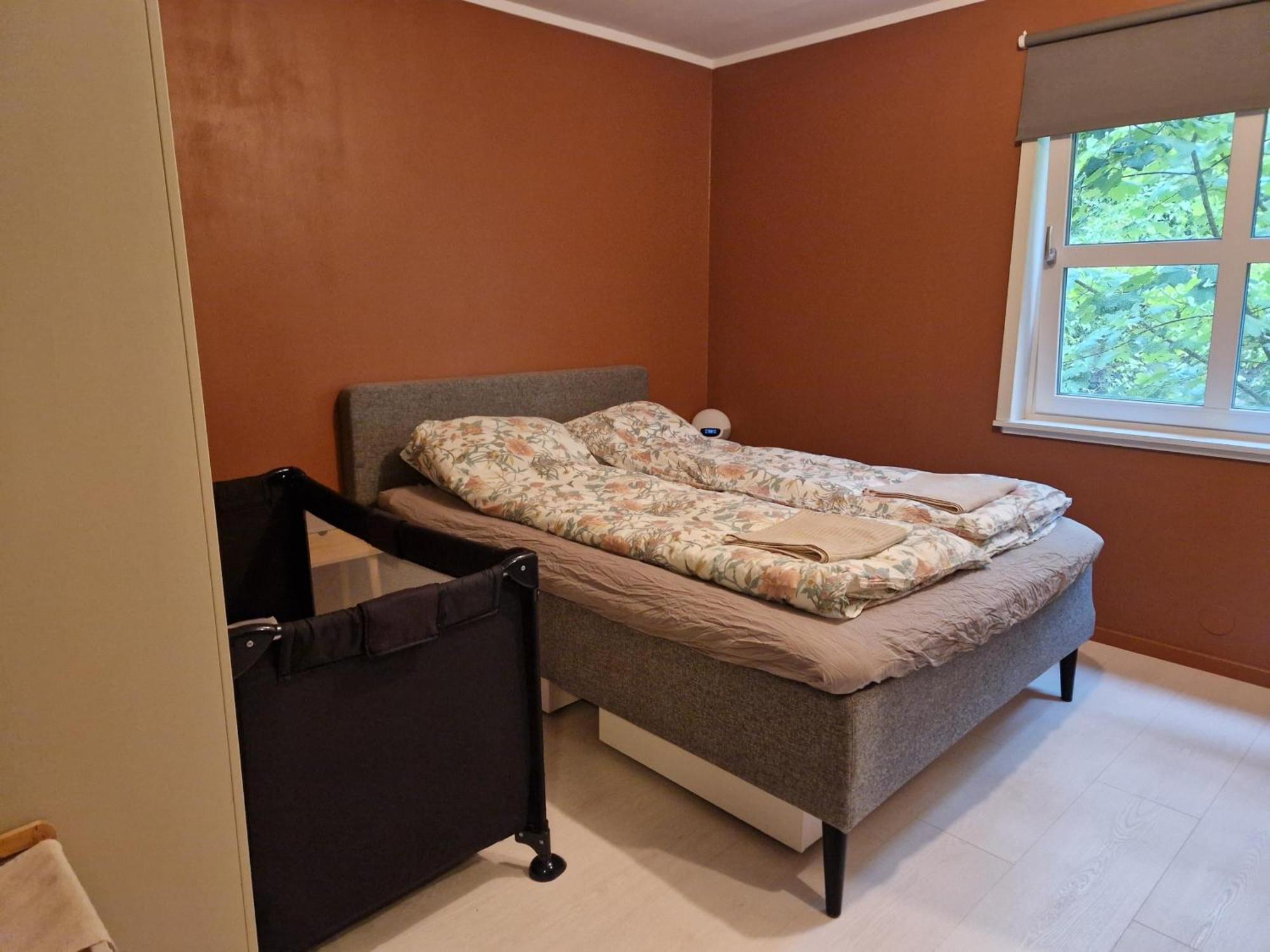 Appartement Balkong Med Utsikt Og Gratis Parkering I Garasje