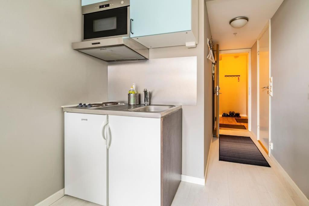 &close To Station Apartment