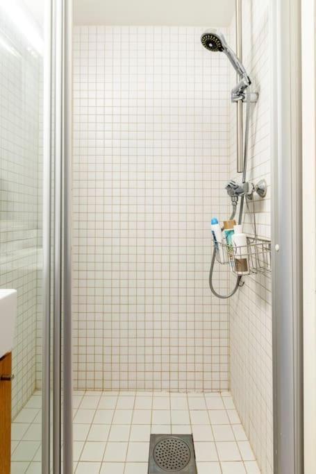 &close To Station Apartment *