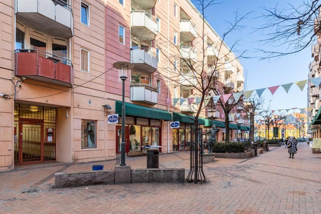 Location Station& Garage Parking Apartment *