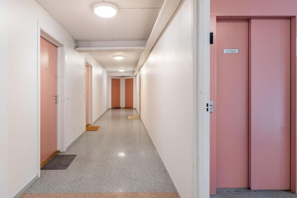 Location Station& Garage Parking Apartment