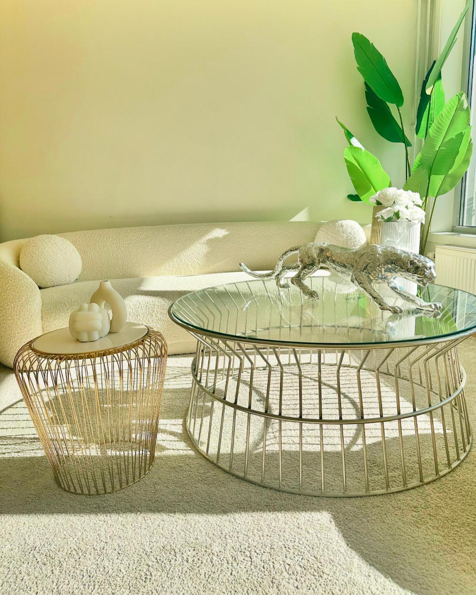 3 Bedroom - Near Station Apartment *