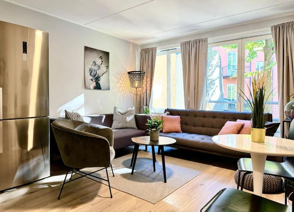 The Zany Zone - Gruenerlokka Apartment