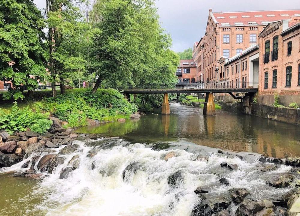 4 Bedroom Flat In The Heart Of Apartment *