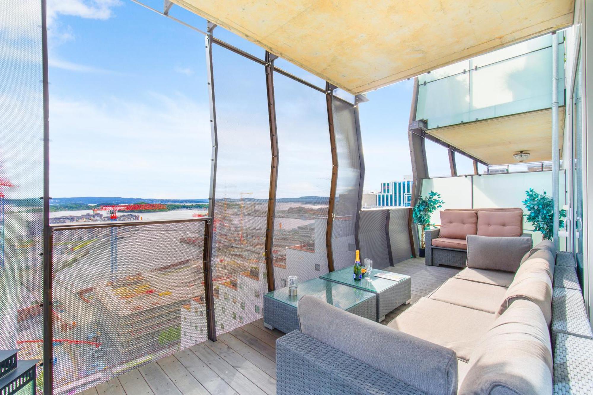 Lejlighed Super Designer Penthouse At 19th Floor With Amazing View! *