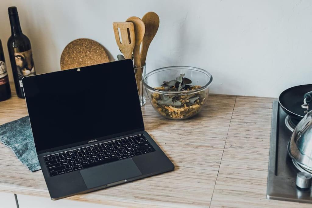 Fast Wifi Working Place Cozy