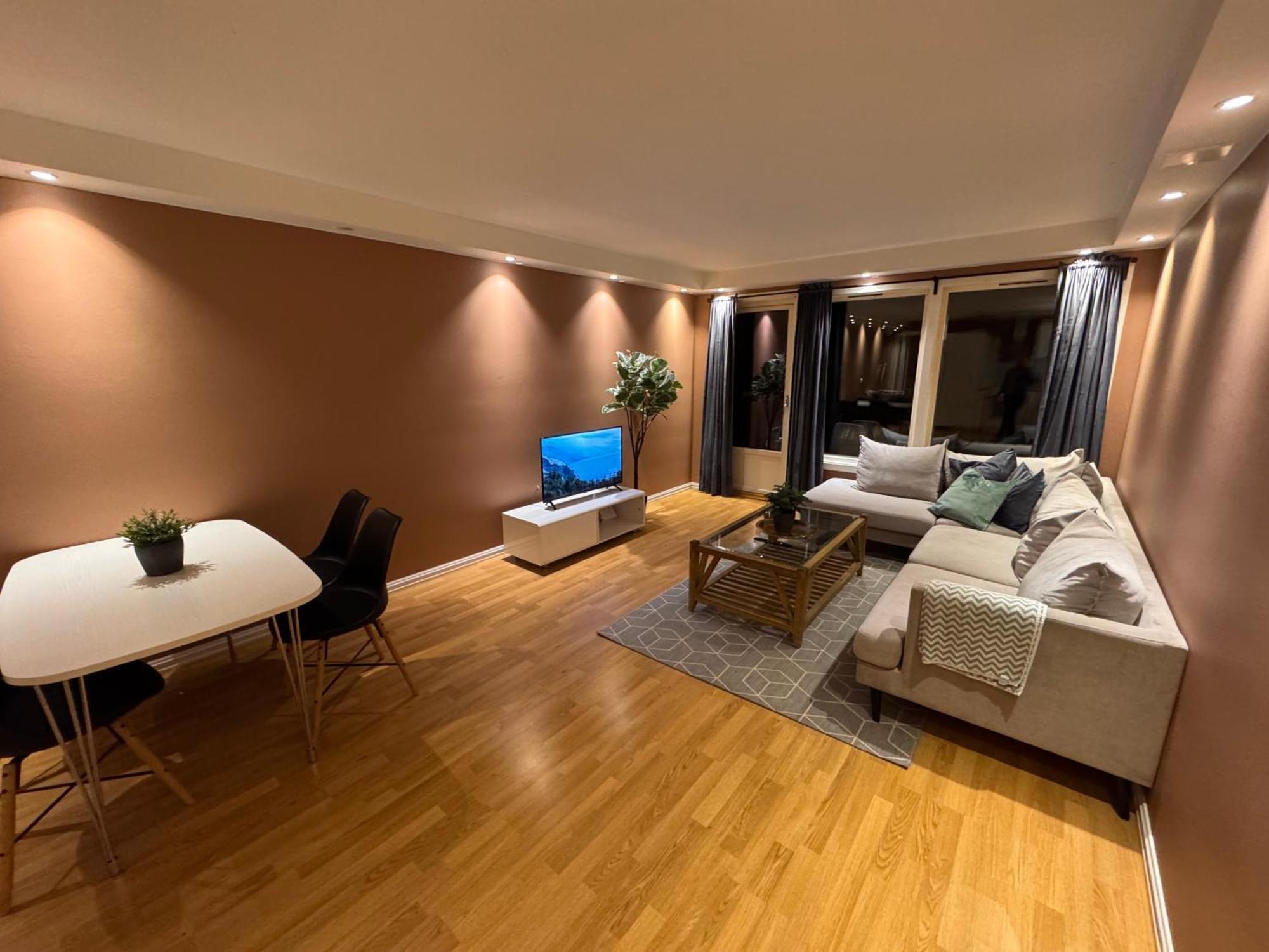 3-bedroom For 7,two Baths, Căn hộ *