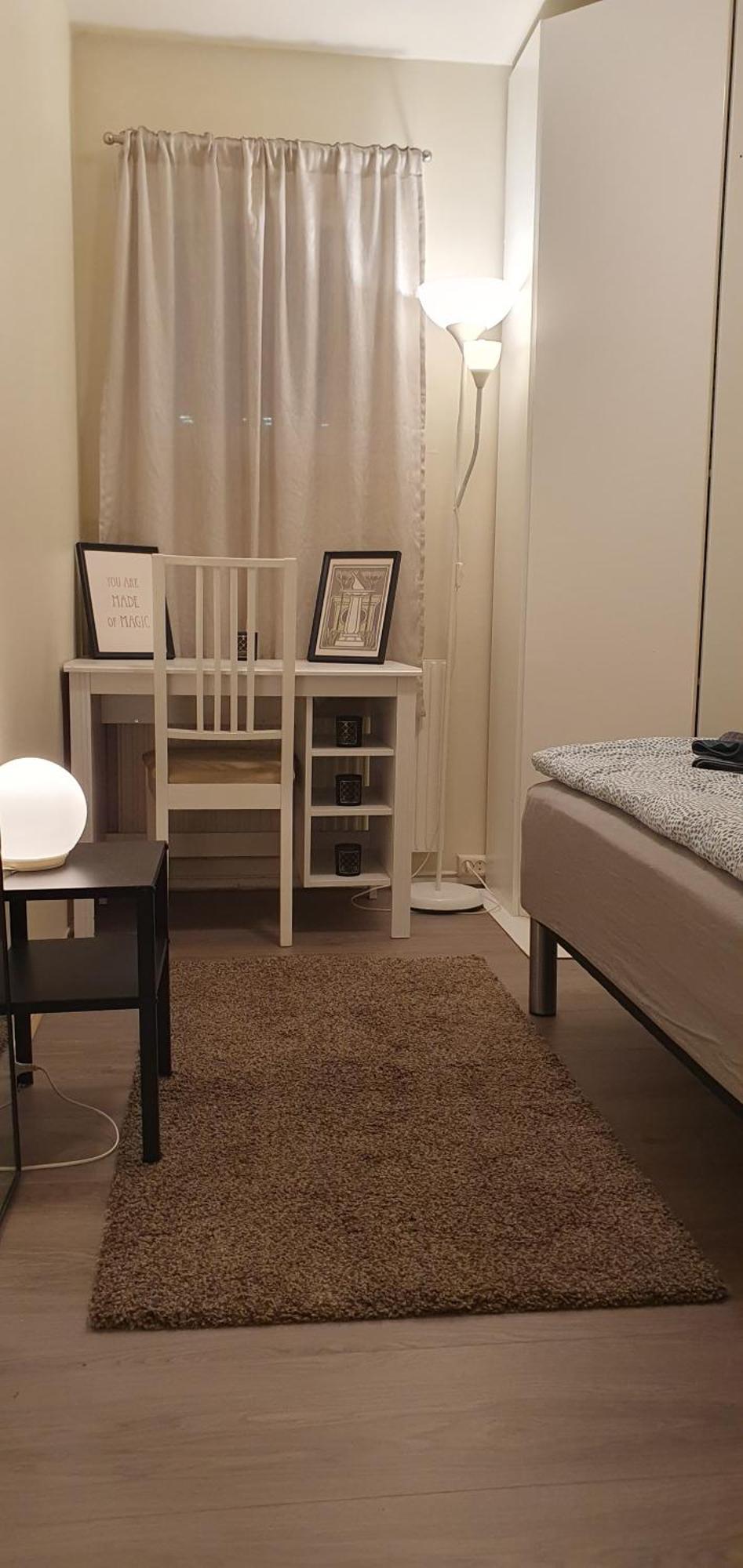 Guest house Bedroom In 12 Minutes To By Train *