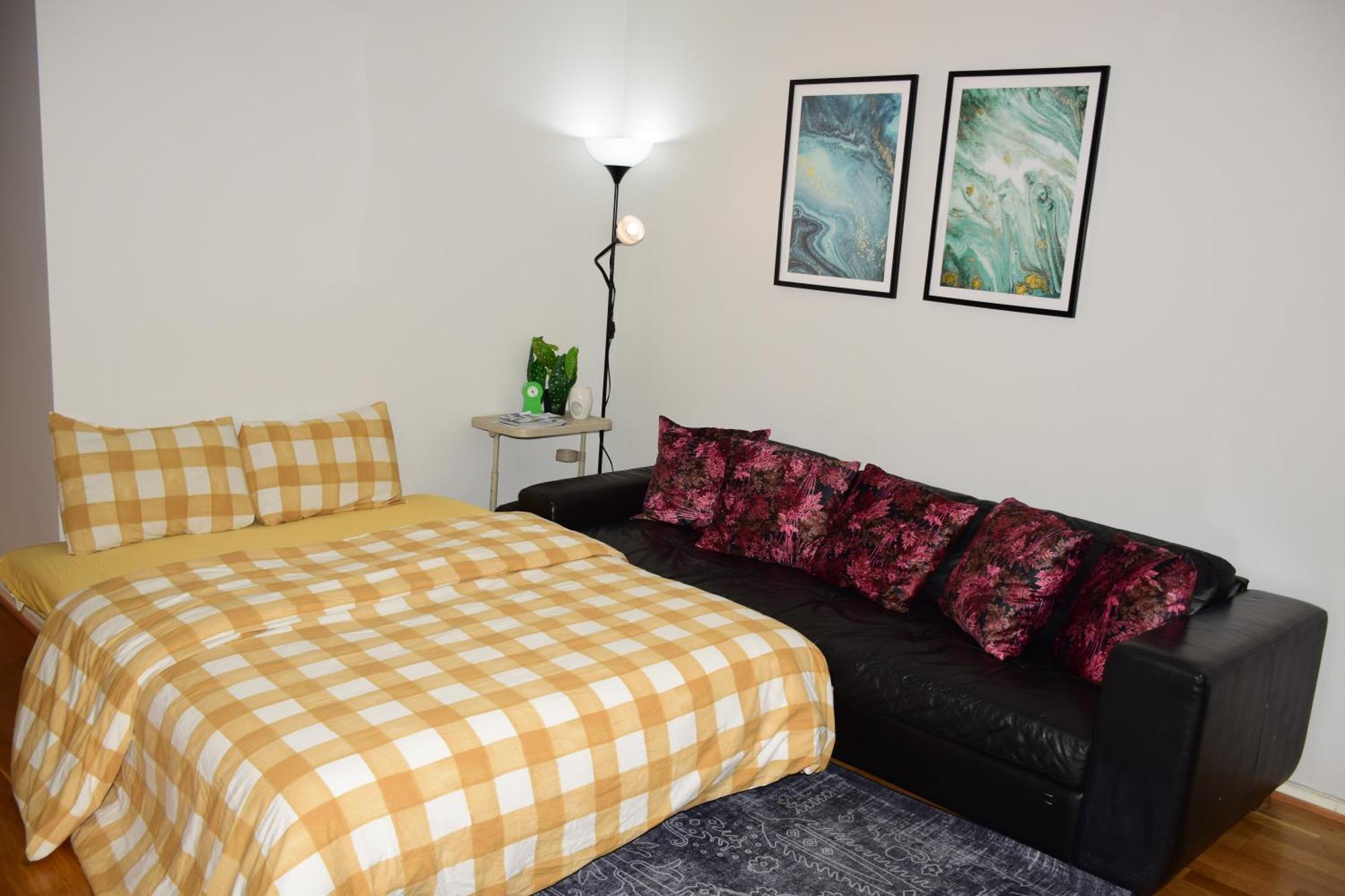 Nice And Cozy 2 Bedroom In Central Apartment