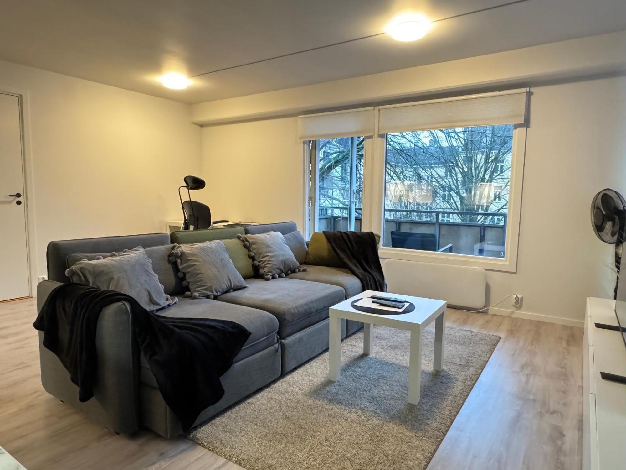 Modern And Apartment, 6 Mins To *