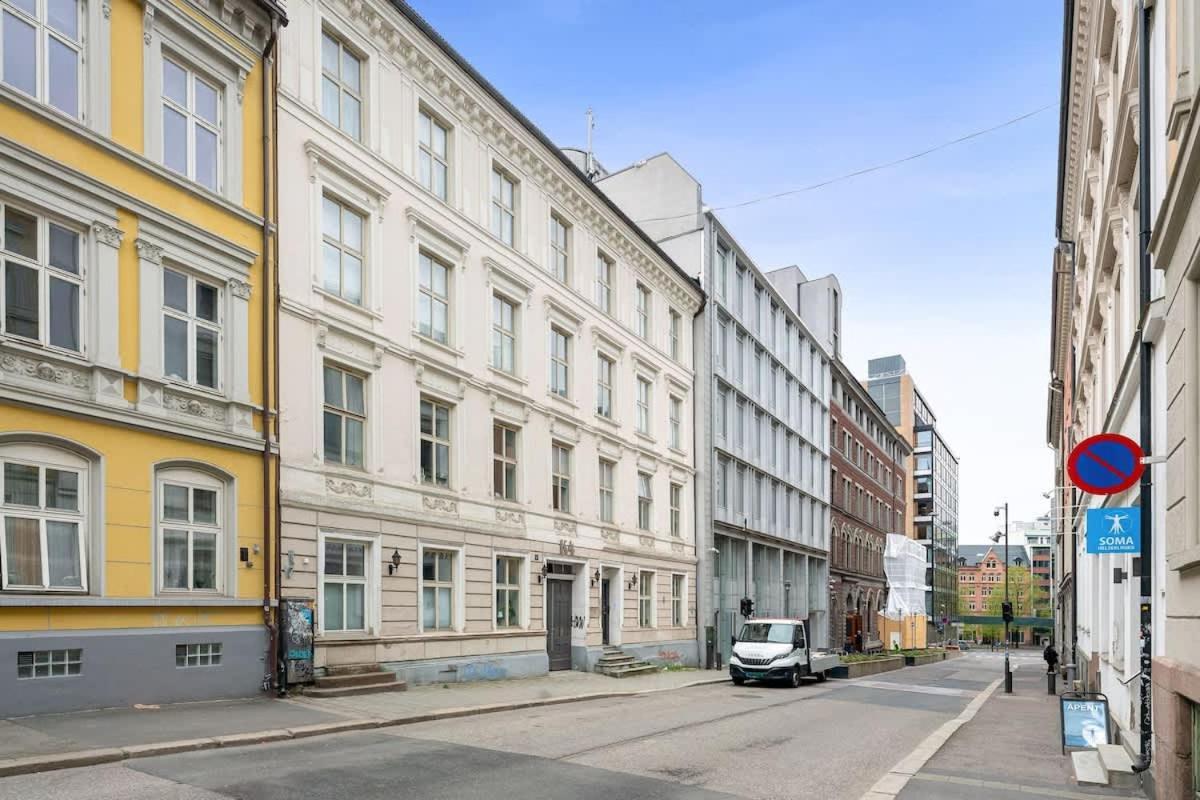 Apartment Dinbnb I Penthouse I Rooftop Terrace I Walk To Everything