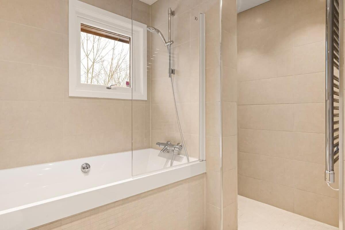 Holiday home 141sqm For Family I Free Parking I Bathtub