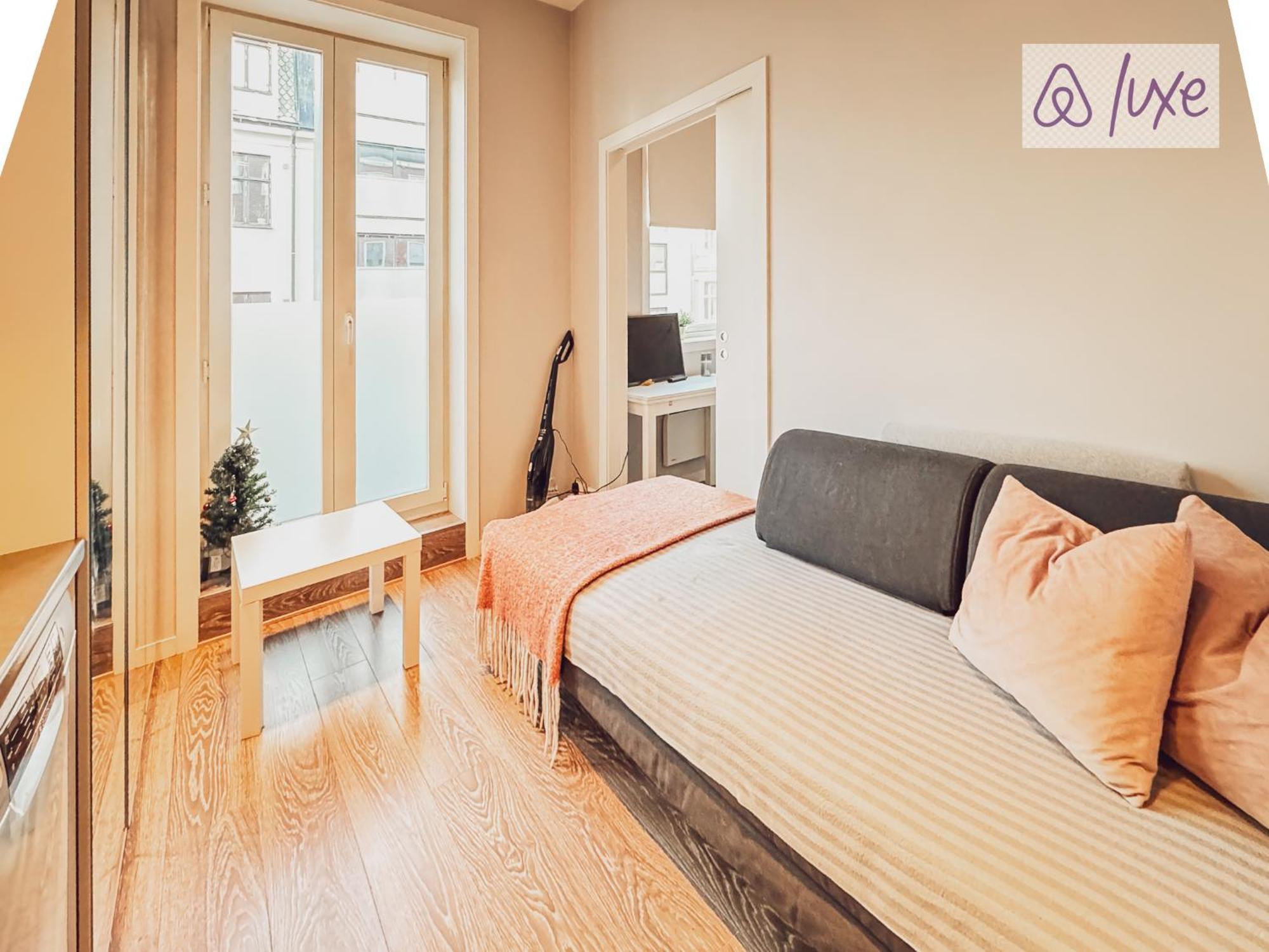Summer Terrace Fast Wifi Deluxe Charming Apartment *