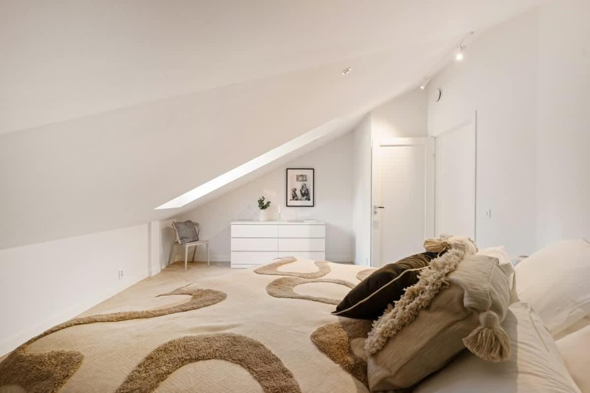 Dinbnb Gruenerlokka I Penthouse With Private Rooftop I 2 Bedrooms & 2 Bathrooms Oslo